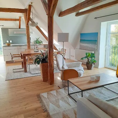Luxurioeses Loft Mit Schoenem Blick Tremsbuettel Exterior photo